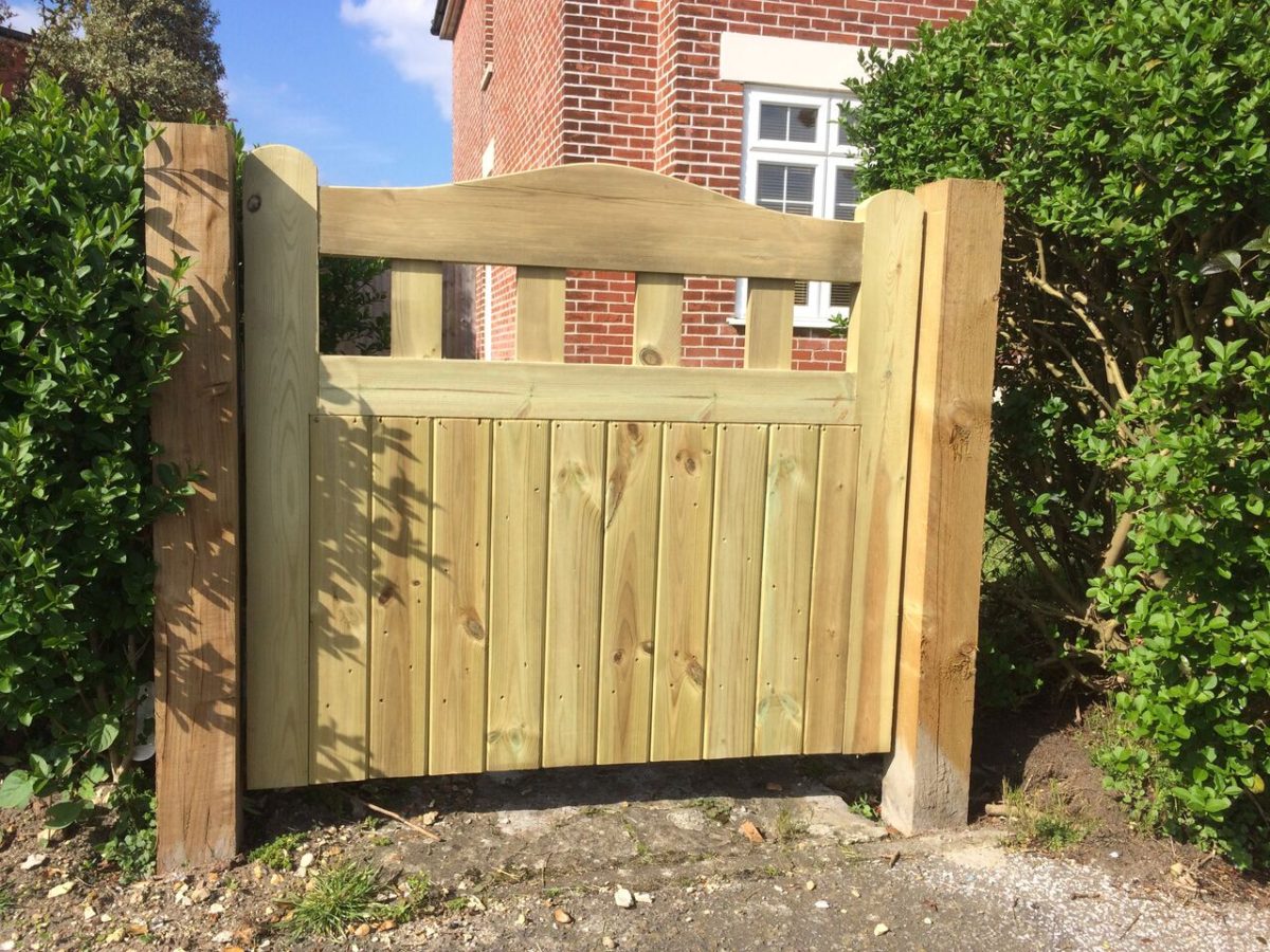 Fencing Poole Fence Repairs Poole Fencing Dorset Fencing Poole